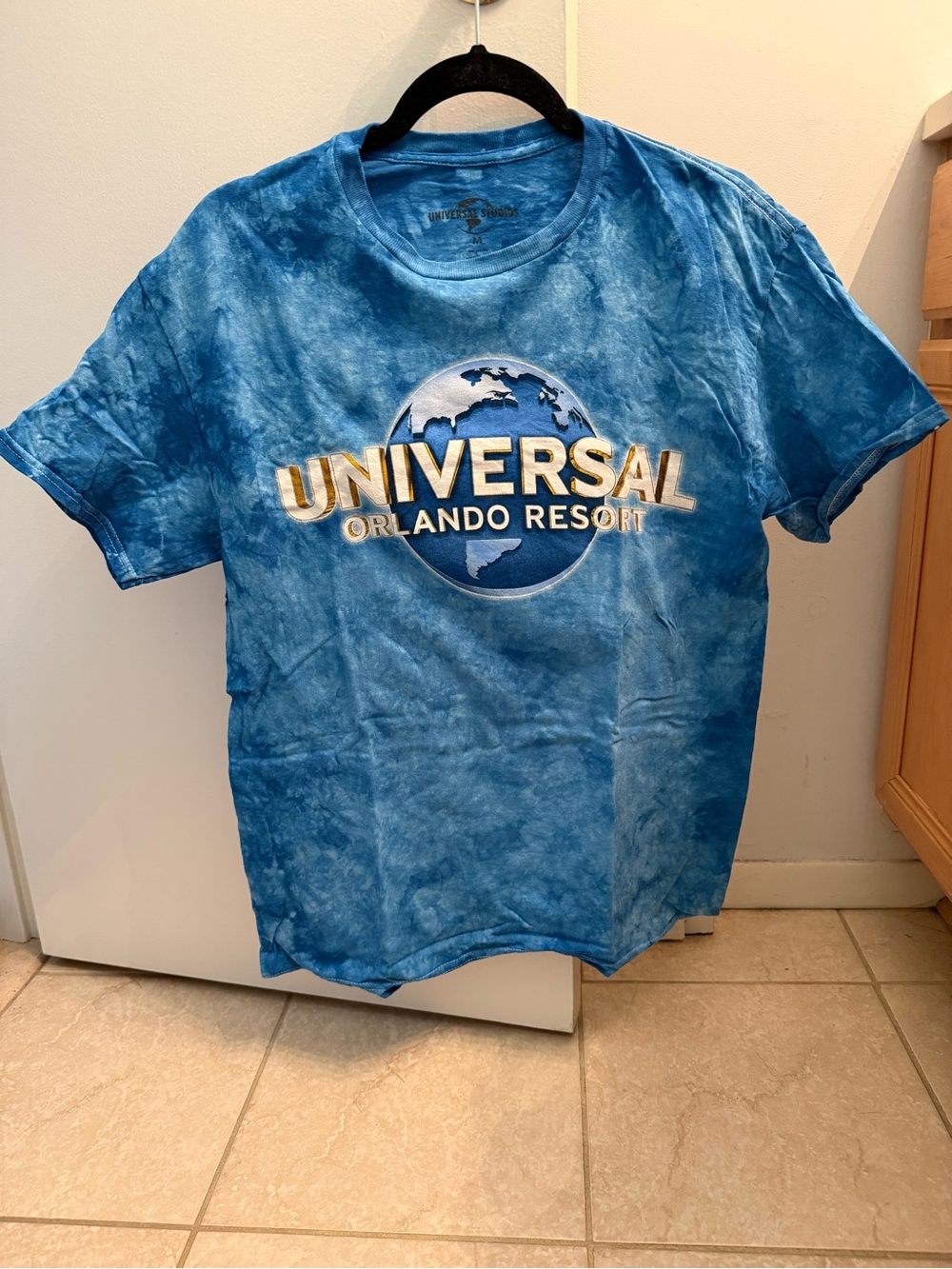 Universal Orlando Resort blue tie-dye cotton t-shirt in size M